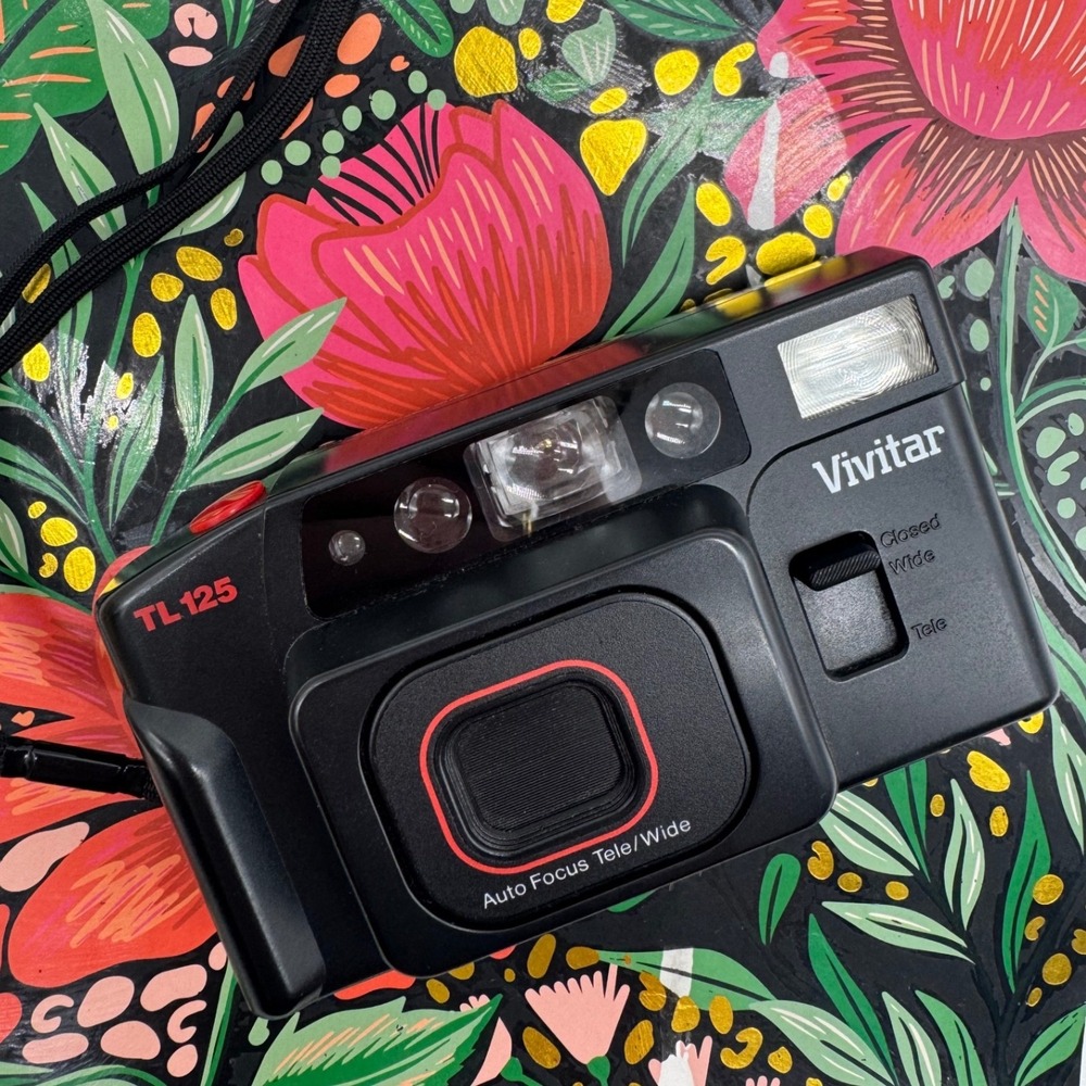 Vivitar TL 125 35mm Film Camera Auto Focus Tele Wide Point and Shoot Black